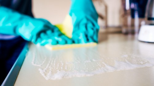 Experienced W1 carpet cleaners restoring carpet fibres