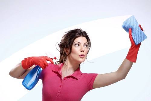 Professional cleaner working in a W1 apartment