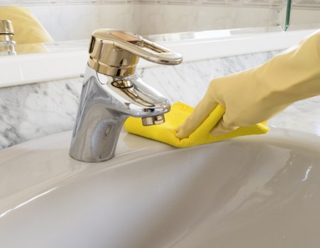 Specialist cleaning for a W1 workplace